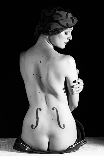 Desnudo Femenino - Man Ray